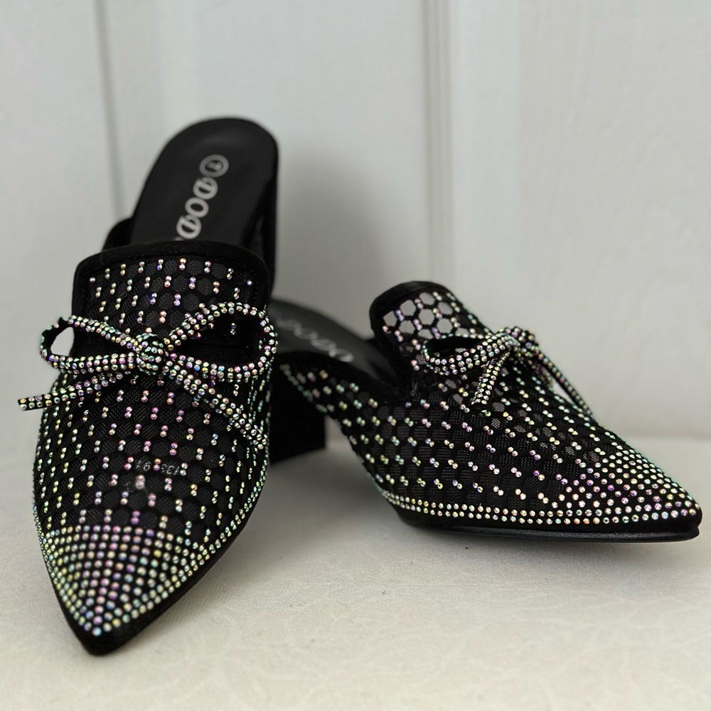 Dodo Rhinestone Bow Heels Size 7